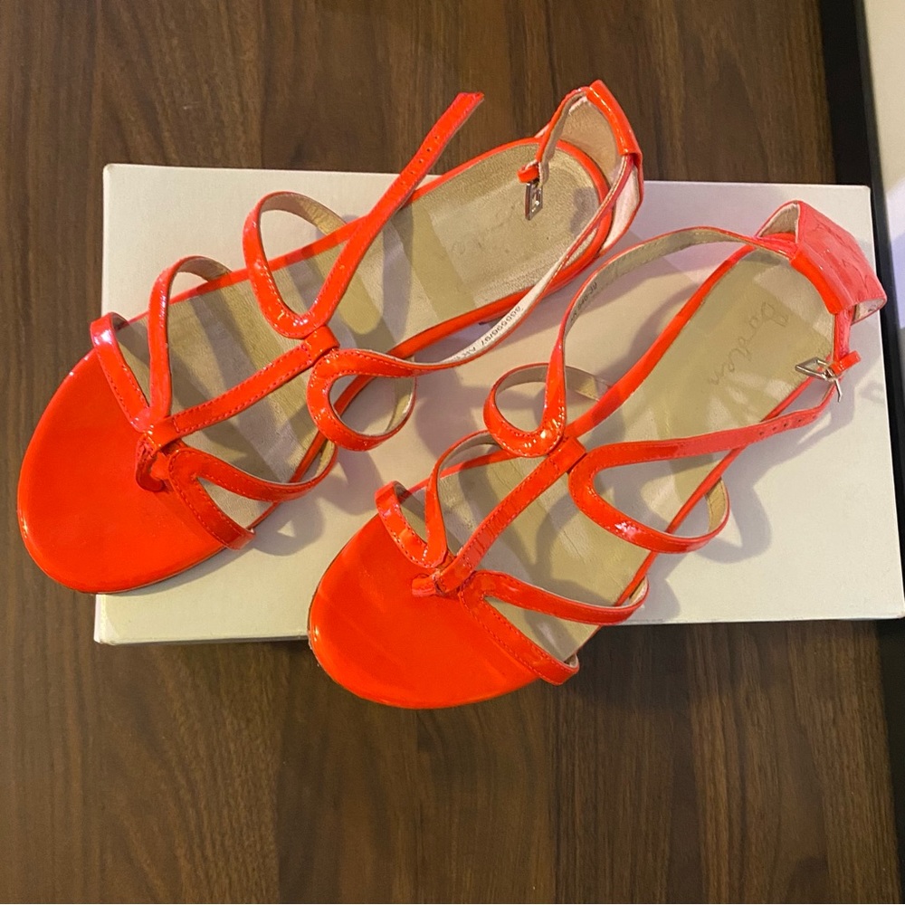 Boden Neon Pink Patent Leather T-bar Sandals - EUC